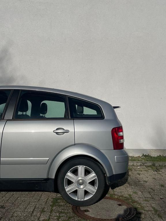 Gebraucht Audi A2 75 PS (55 kW) 2001 Silber Kleinwagen