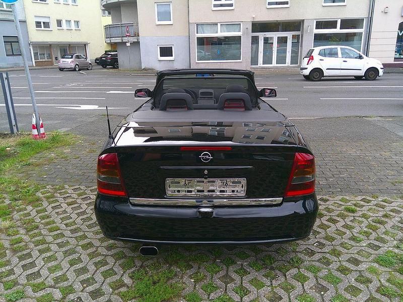 Gebraucht Opel Astra Cabriolet 101 PS (74 kW) 2003 Schwarz Cabrio