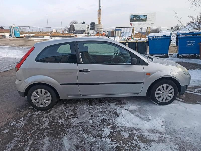 Gebraucht Ford Fiesta 69 PS (50 kW) 2003 Grau Kleinwagen