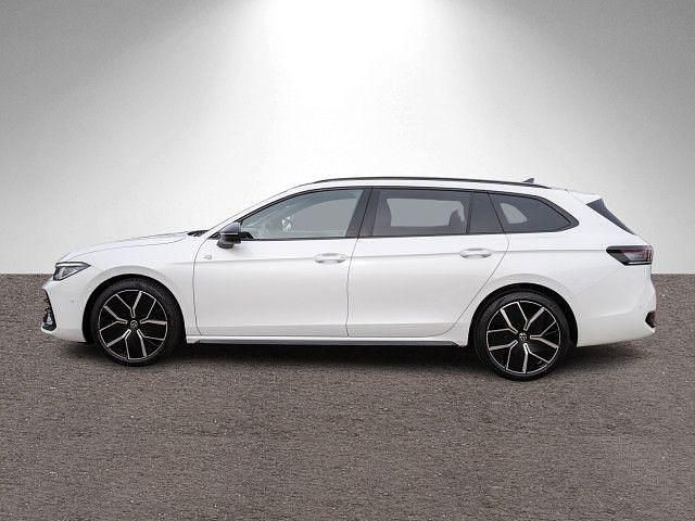 Gebraucht VW Passat R-line 193 PS (141 kW) 2025 Oryxweiß perlmutteffekt grenad Limousine