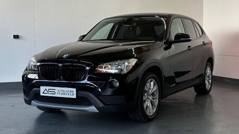 Schwarz Gebraucht 2013 BMW X1 Sport Line SUV | 10.499 € (Guter Preis) - Bild 1/4