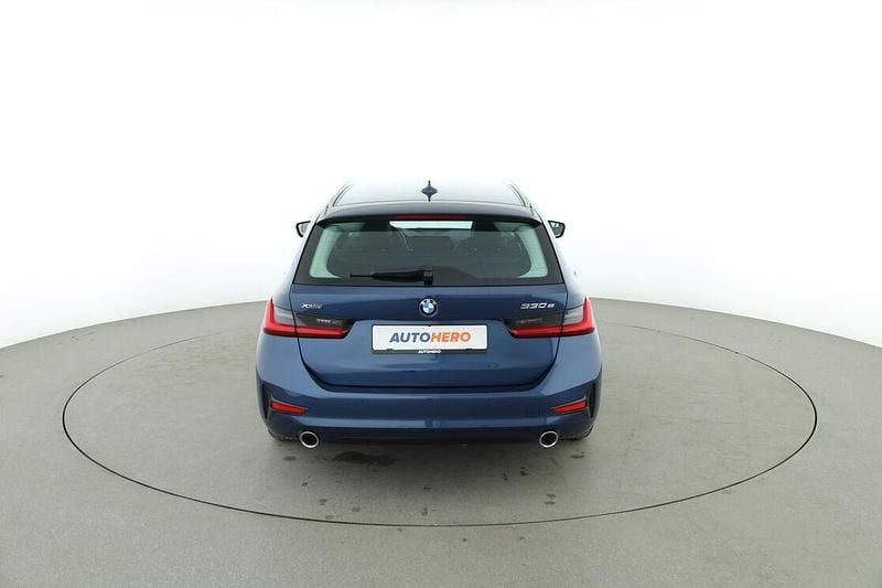 Gebraucht BMW 330e Sport Line 113 PS (83 kW) 2020 Blau Kombi