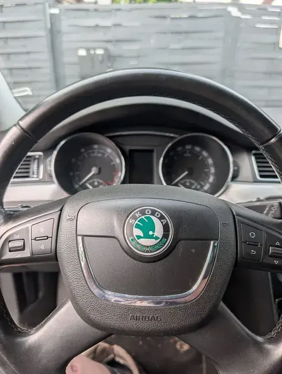 Gebraucht Skoda Superb Elegance 160 PS (117 kW) 2010 Schwarz Kombi
