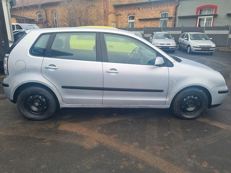 Gebraucht VW Polo 64 PS (47 kW) 2004 Silber Kleinwagen