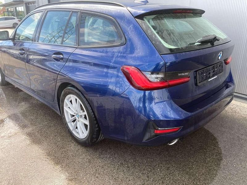 Gebraucht BMW 320 190 PS (139 kW) 2019 Mediterranblau metallic Kombi
