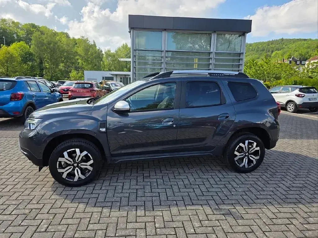 Second-hand Dacia Duster Prestige 101 CP (74 kW) 2022 Gri SUV
