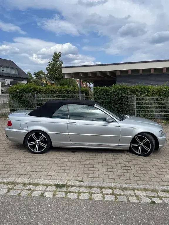 Gebraucht BMW 318 Cabriolet Sport Line 143 PS (105 kW) 2004 Silber Cabrio