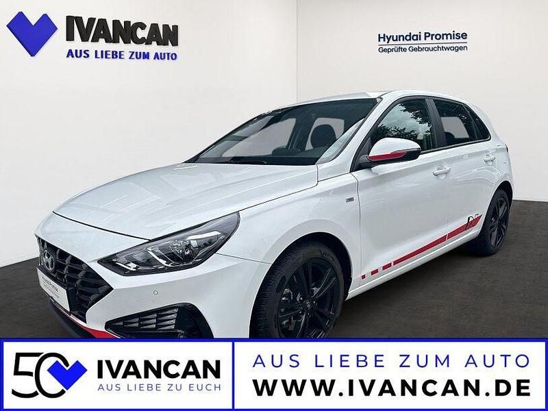 Serenity white Gebraucht 2024 Hyundai i30 Trend Limousine | 25.990 € (Fairer Preis) - Bild 1/4