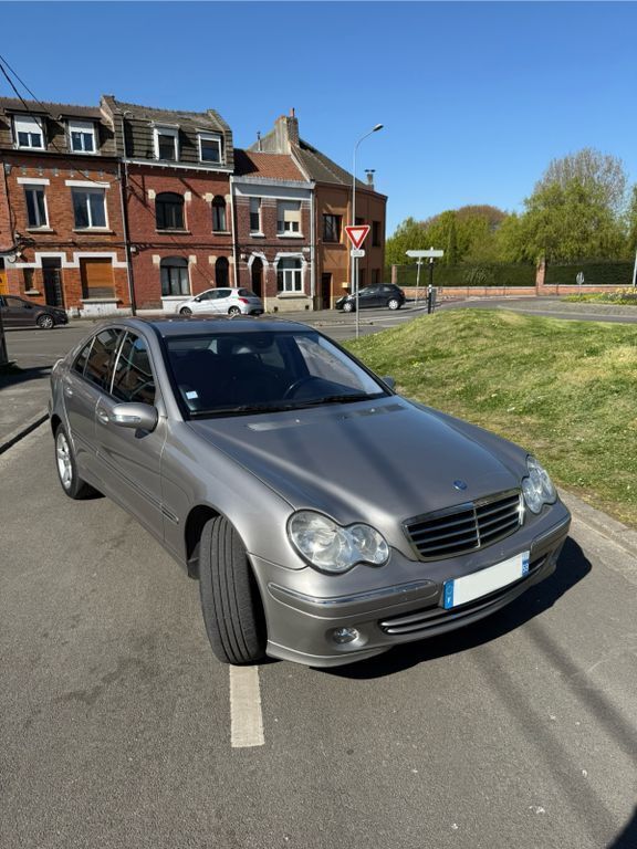 Beige Gebraucht 2005 Mercedes C220 Avantgarde Limousine | 4.500 € (Etwas zu teuer) - Bild 1/3