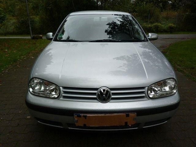 Silber Gebraucht 2002 VW Golf IV Basis Limousine | 3.500 € (Etwas zu teuer) - Bild 1/4