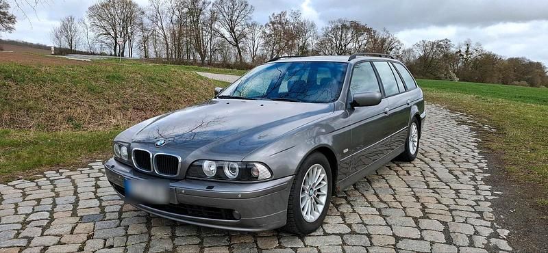 Gebraucht BMW 525 163 PS (119 kW) 2003 Grau Kombi