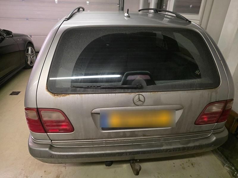 Gebraucht Mercedes E320 225 PS (165 kW) 1998 Silber Kombi