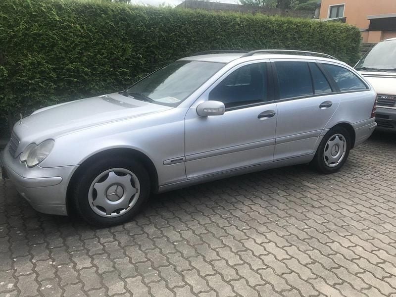 Gebraucht Mercedes C220 143 PS (105 kW) 2002 Silber Kombi