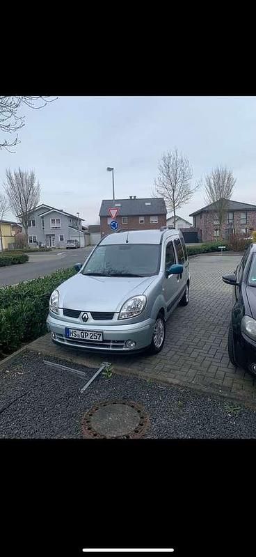 Silber Gebraucht 2004 Renault Kangoo Liberty Van / Kleinbus | 2.980 € (Etwas zu teuer) - Bild 1/4