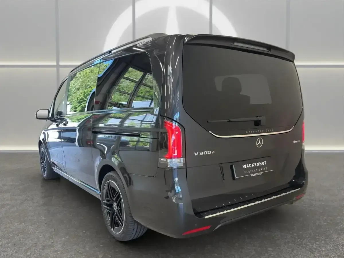 Gebraucht Mercedes V300 Avantgarde 237 PS (174 kW) 2026 Grau Van / Kleinbus