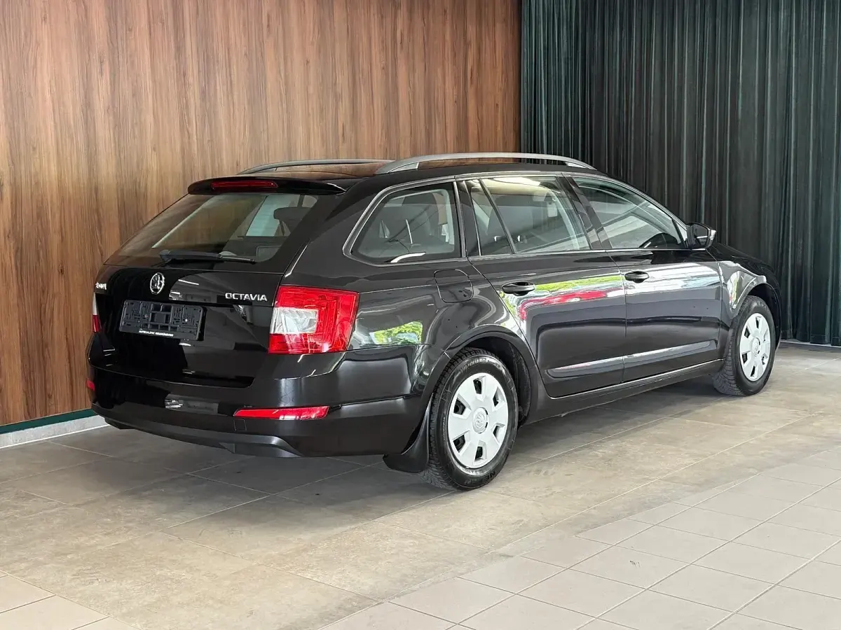 Gebraucht Skoda Octavia 110 PS (80 kW) 2016 Schwarz Kombi