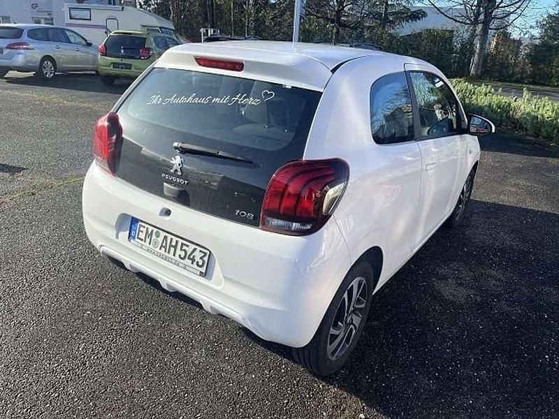 Gebraucht Peugeot 108 Allure 72 PS (52 kW) 2021 Weiß Kleinwagen