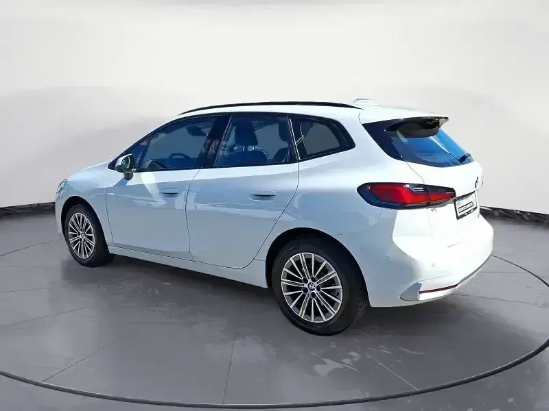 Gebraucht BMW 220 Active Tourer Luxury Line 156 PS (114 kW) 2025 Andere Van / Kleinbus