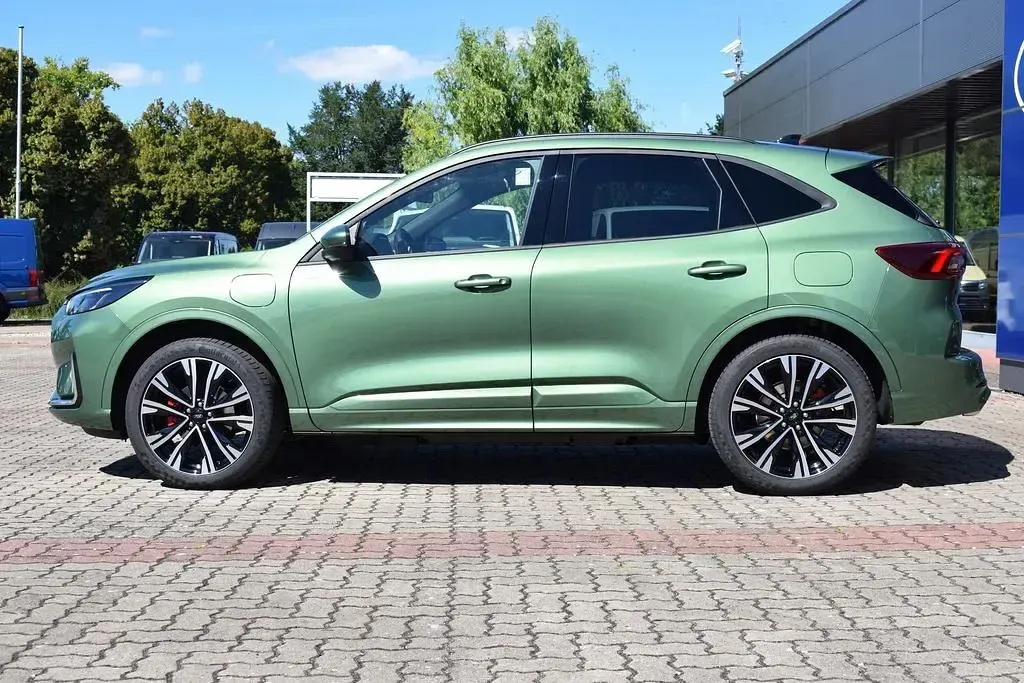 Neu Ford Kuga ST-Line X 242 PS (177 kW) 2026 Bursting green SUV