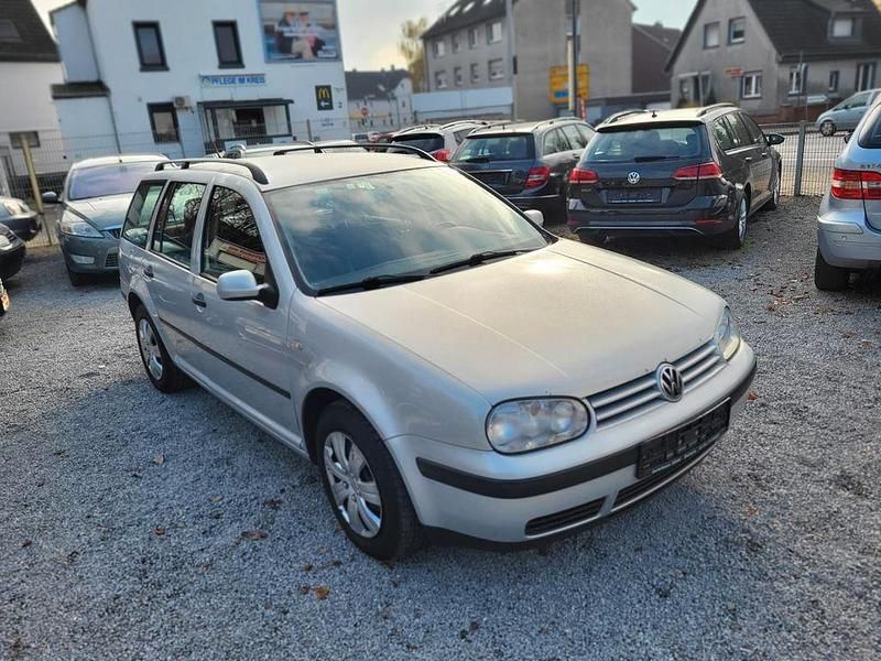 Satinsilber metallic Gebraucht 1999 VW Golf IV Comfortline Kombi | 1.299 € (Guter Preis) - Bild 1/4