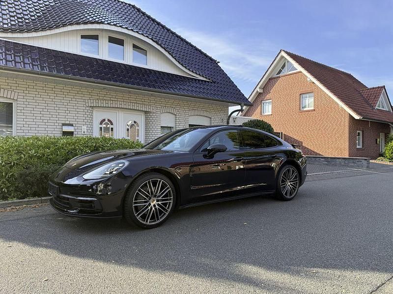 Schwarz Gebraucht 2019 Porsche Panamera 4S Limousine | 61.990 € - Bild 1/4
