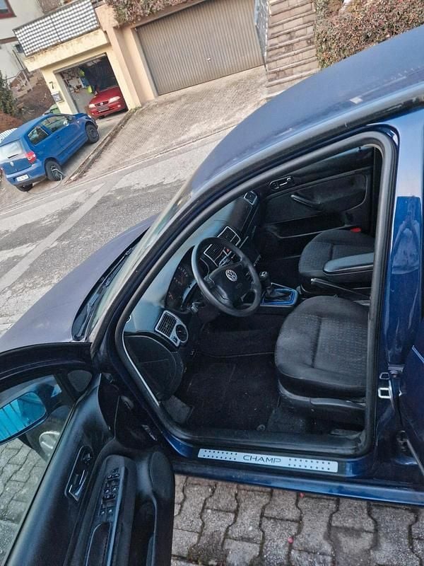 Gebraucht VW Golf IV 105 PS (77 kW) 2002 Blau Limousine