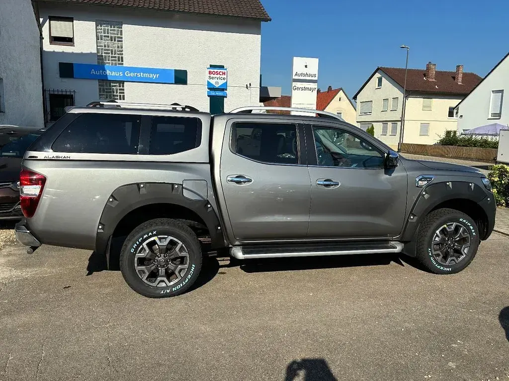 Gebraucht Renault Alaskan Intens 190 PS (139 kW) 2021 Grau Pickup