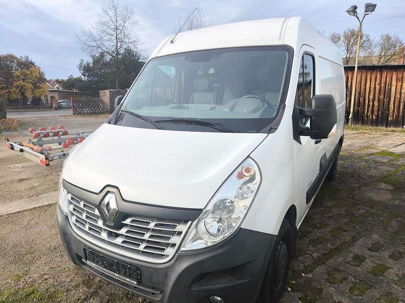 Weiß Gebraucht 2017 Renault Master Limousine | 11.000 € (Guter Preis) - Bild 1/4