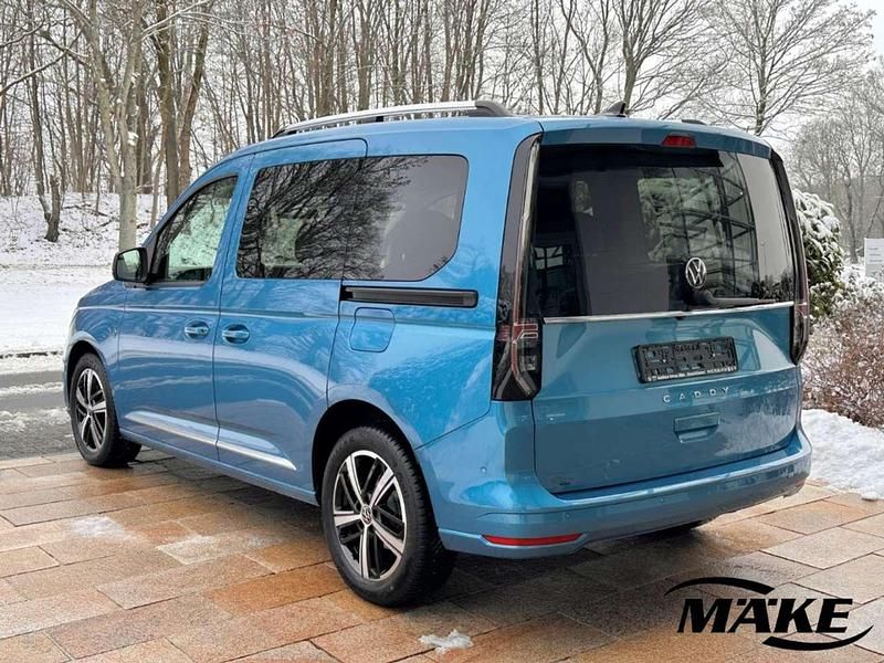 Gebraucht VW Caddy Style 116 PS (85 kW) 2024 Blau Van / Kleinbus