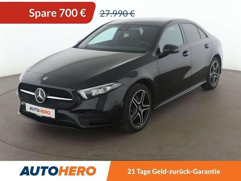 Kosmosschwarz Gebraucht 2021 Mercedes A250 AMG line Limousine | 27.290 € (Guter Preis) - Bild 1/3