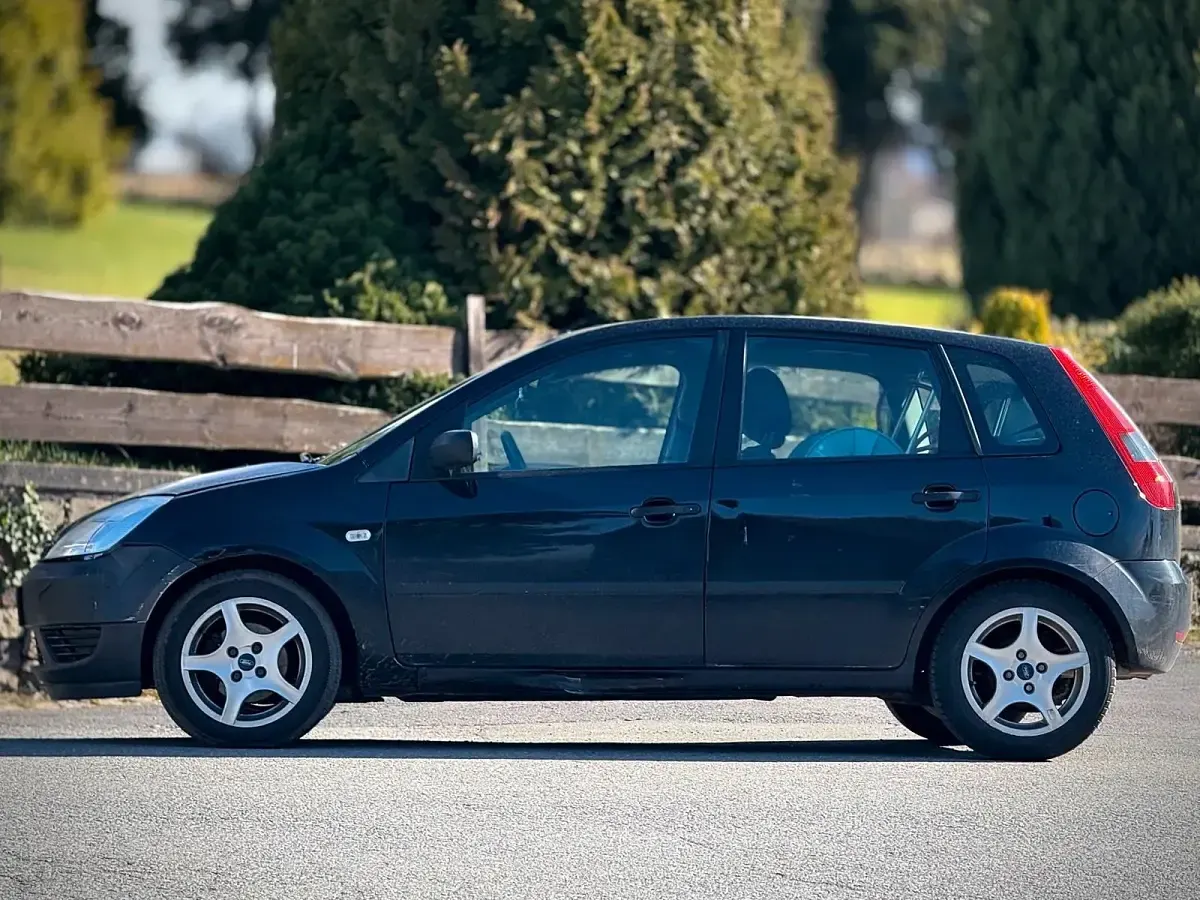 Gebraucht Ford Focus 90 PS (66 kW) 2005 Schwarz Kleinwagen
