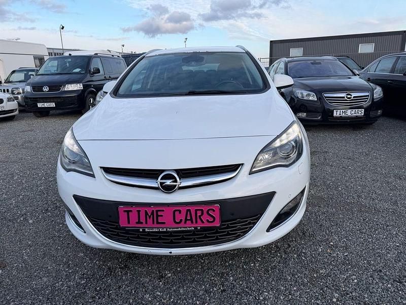 Gebraucht Opel Astra Exklusiv 165 PS (121 kW) 2014 Weiß Kombi