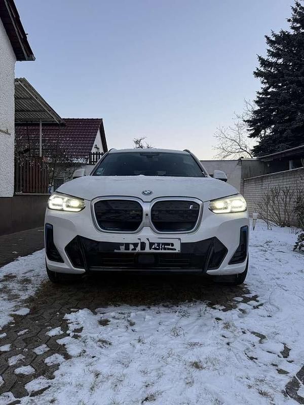 Gebraucht BMW iX3 Impressive 210 kW (286 PS) 2023 Weiß SUV