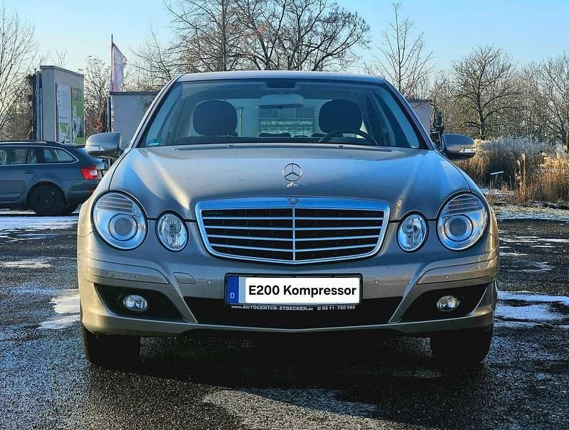 Gebraucht Mercedes E200 Classic 184 PS (135 kW) 2007 Silber Limousine