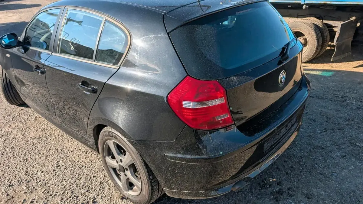 Gebraucht BMW 116 116 PS (85 kW) 2010 Schwarz Kleinwagen