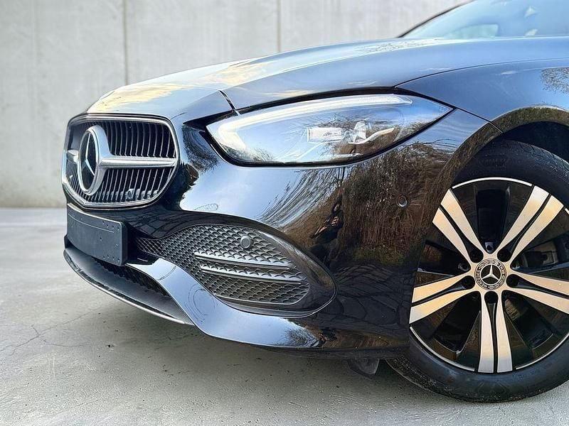 Gebraucht Mercedes C220 200 PS (147 kW) 2022 Schwarz Kombi