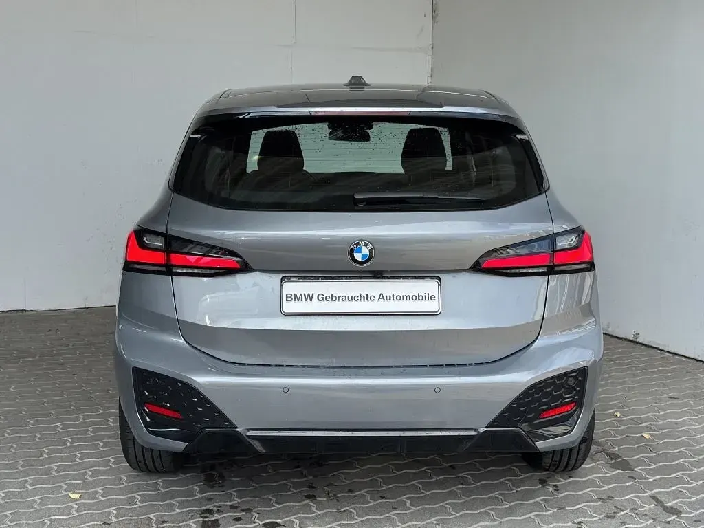 Gebraucht BMW 220 Active Tourer M Sport 156 PS (114 kW) 2022 Grau Van / Kleinbus