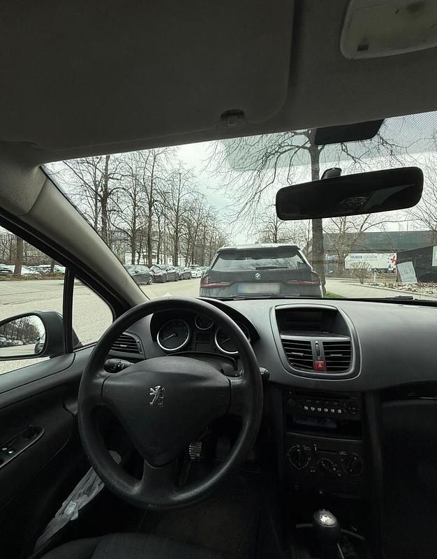 Gebraucht Peugeot 207 88 PS (64 kW) 2007 Schwarz Kleinwagen