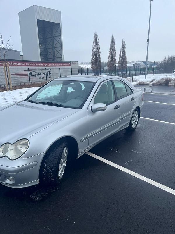 Gebraucht Mercedes 220 2004 Silber Limousine