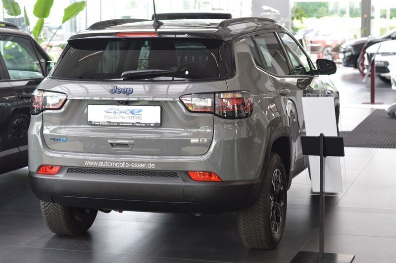 Gebraucht Jeep Compass 241 PS (177 kW) 2024 Grau SUV