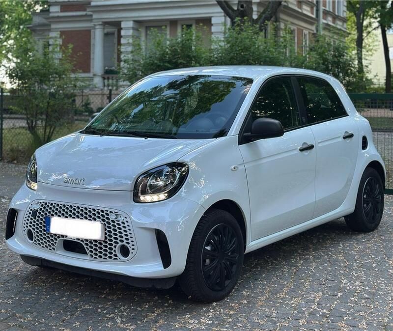 Weiß Gebraucht 2021 Smart ForFour Electric Drive Kleinwagen | 7.499 € (Guter Preis) - Bild 1/4