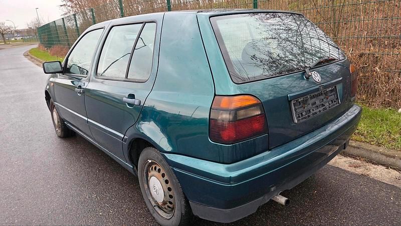 Gebraucht VW Golf III 75 PS (55 kW) 1997 Grün Kleinwagen