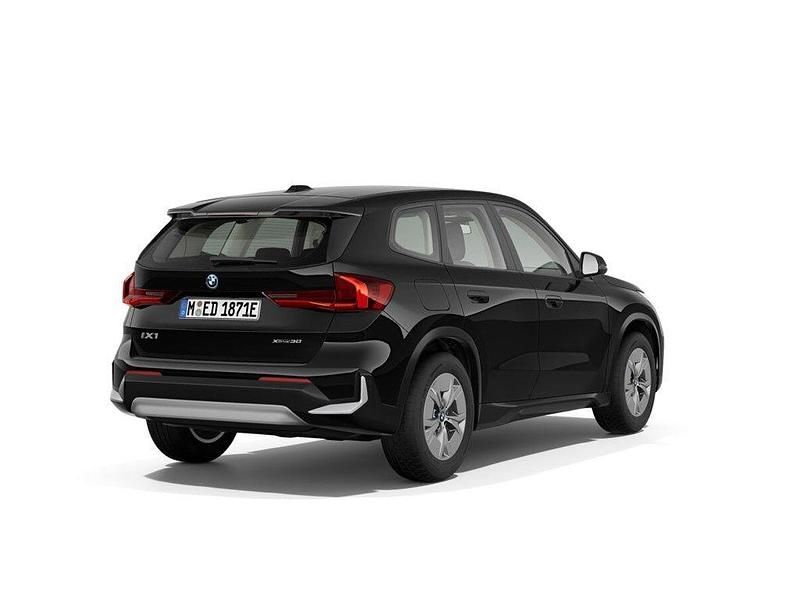 Neu BMW iX1 Performance 230 kW (313 PS) 2025 Schwarz SUV