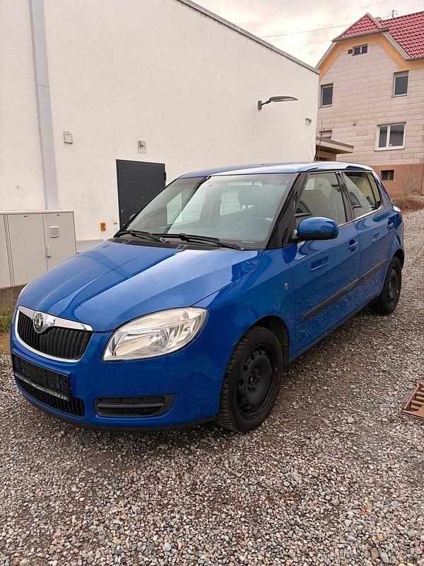 Gebraucht Skoda Fabia 70 PS (51 kW) 2009 Blau Kleinwagen