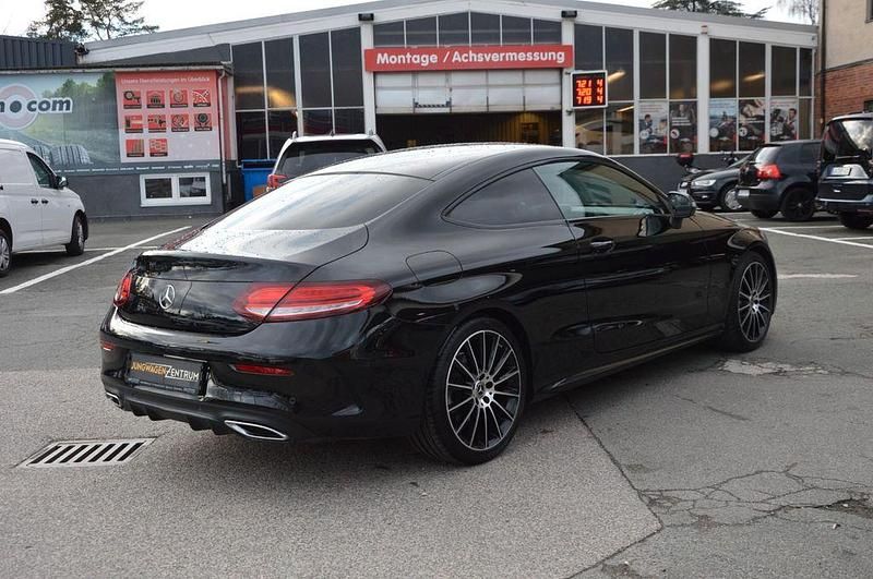 Gebraucht Mercedes C220 AMG 194 PS (142 kW) 2019 Schwarz
