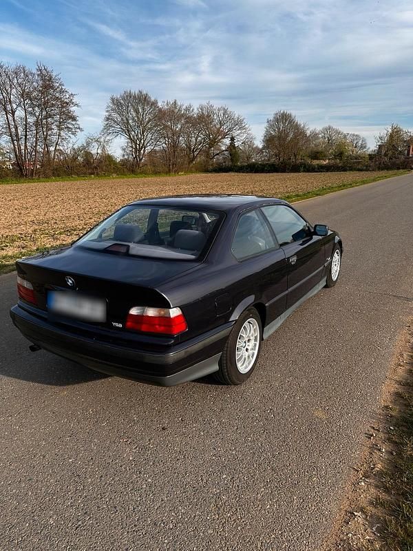 Gebraucht BMW 316 Basis 110 PS (80 kW) 1996 Violet Coupé