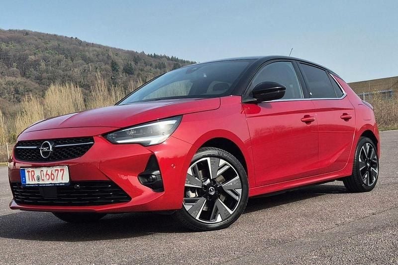 Gebraucht Opel Corsa-e Ultimate 100 kW (136 PS) 2022 Rot Kleinwagen