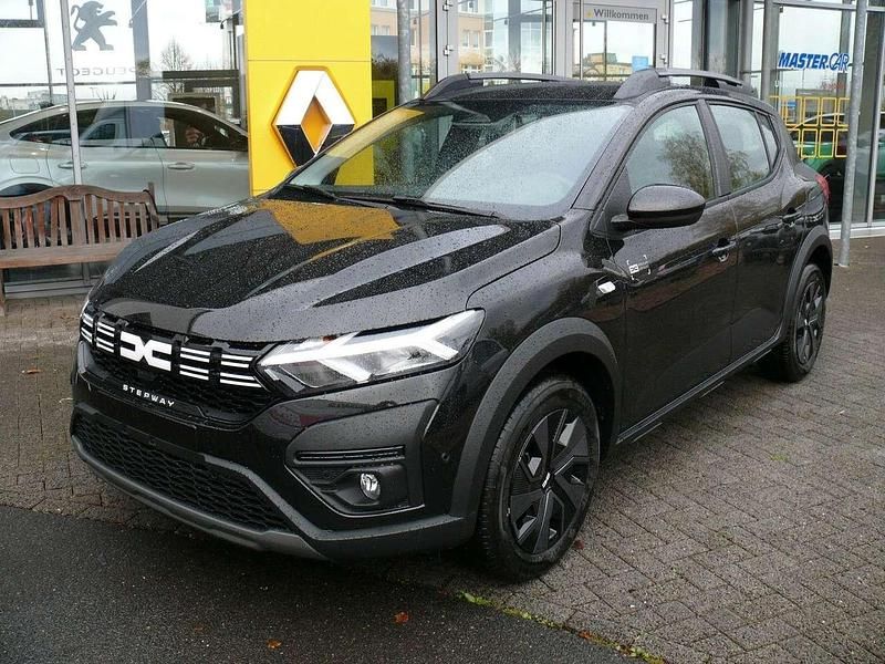 Perlmuttschwarz Neu 2024 Dacia Sandero Expression Kleinwagen | 18.932 € (Fairer Preis) - Bild 1/3