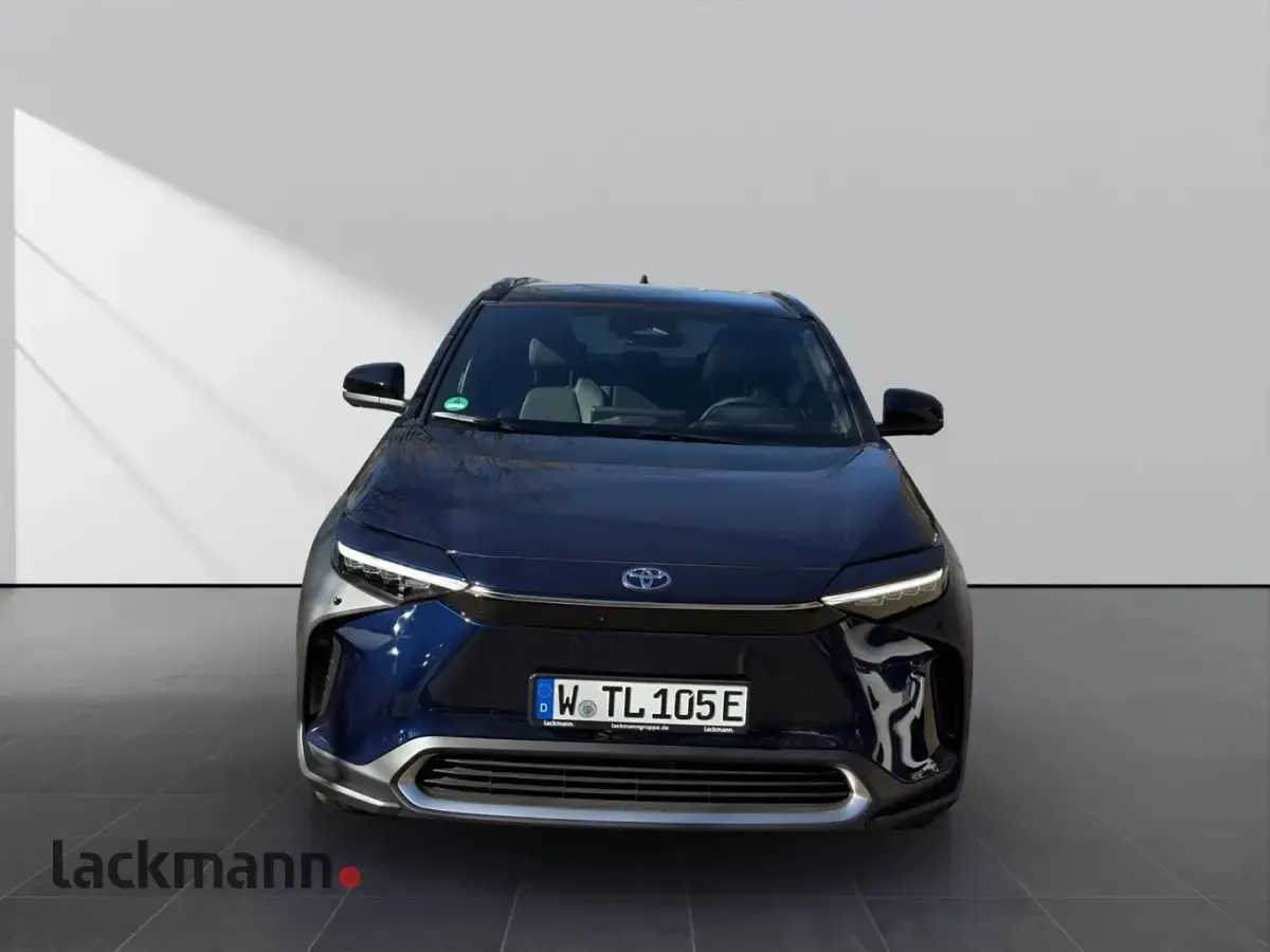 Gebraucht Toyota bZ4X Lounge 150 kW (204 PS) 2024 8s6)/ black (202) (blau SUV
