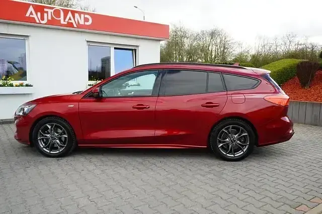 Gebraucht Ford Focus ST-Line 125 PS (91 kW) 2019 Rot Kombi